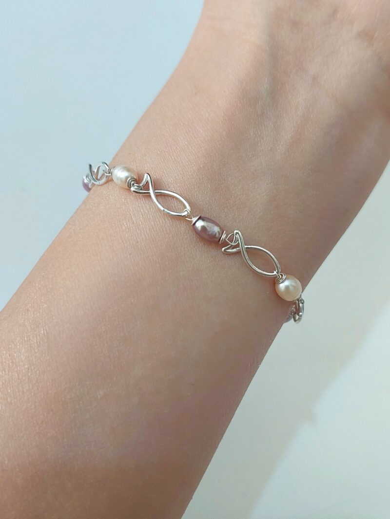 دستبند ماهی نقره و مروارید پرورشی - Image 3
