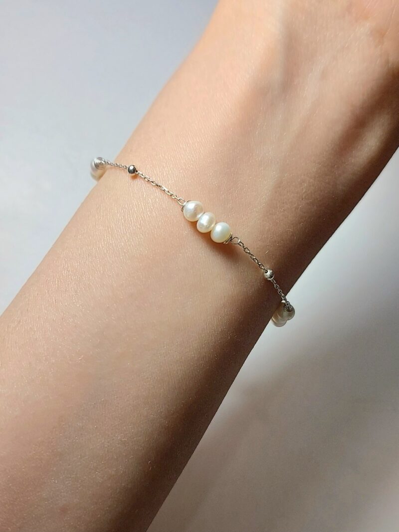 دستبند مروارید پرورشی و گوی نقره - Image 3